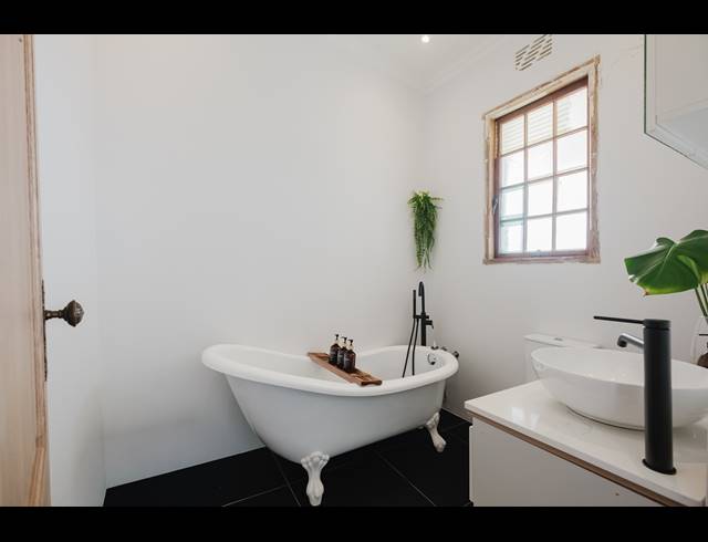3 BEDROOM HOUSE FOR SALE IN SEA POINT
